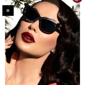 La Femme En Noir - Serpent Sunglasses
